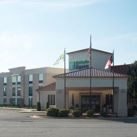Holiday Inn Express Hickory - Hickory Mart By Ihg Eksteriør billede
