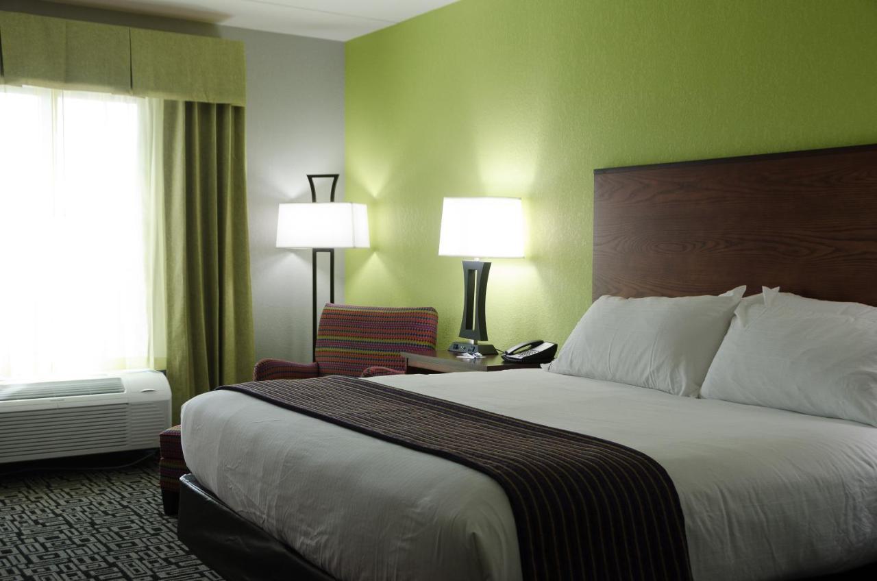 Holiday Inn Express Hickory - Hickory Mart By Ihg Eksteriør billede