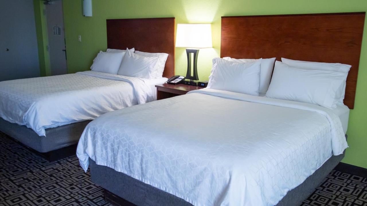 Holiday Inn Express Hickory - Hickory Mart By Ihg Eksteriør billede