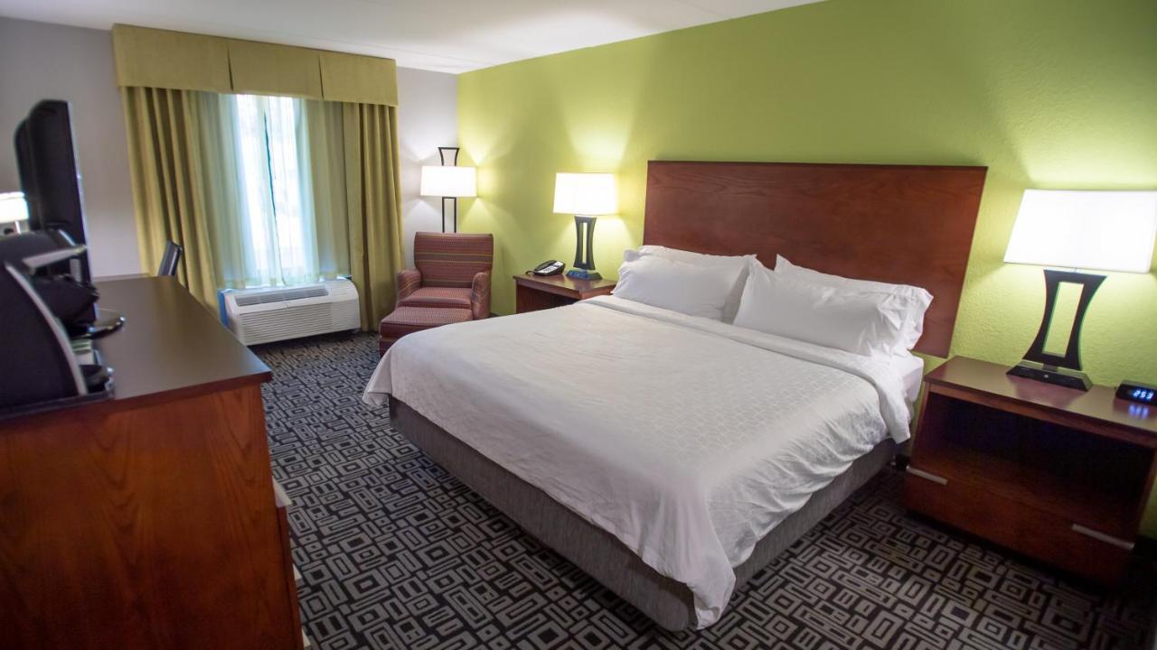 Holiday Inn Express Hickory - Hickory Mart By Ihg Eksteriør billede